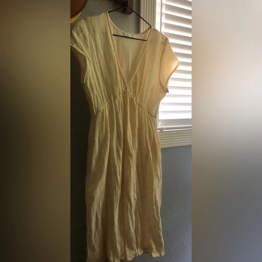 All $3 piece clothing. - Picture 13 of 13
